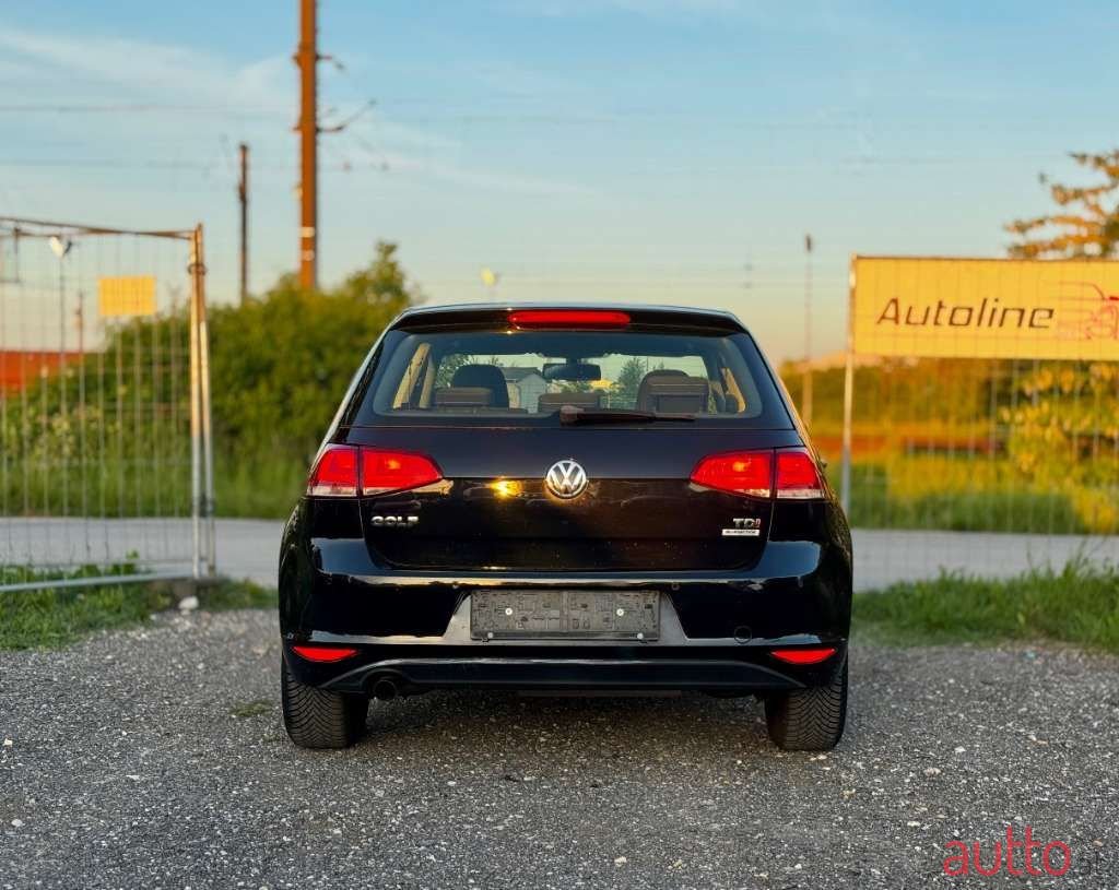 2015' Volkswagen Golf photo #5