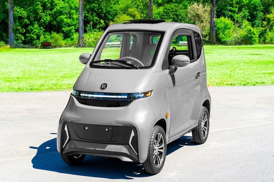 German Nelo 4.3 Two-Seater EV Is a Moped in Disguise With a Kick, Leave the Car at Home