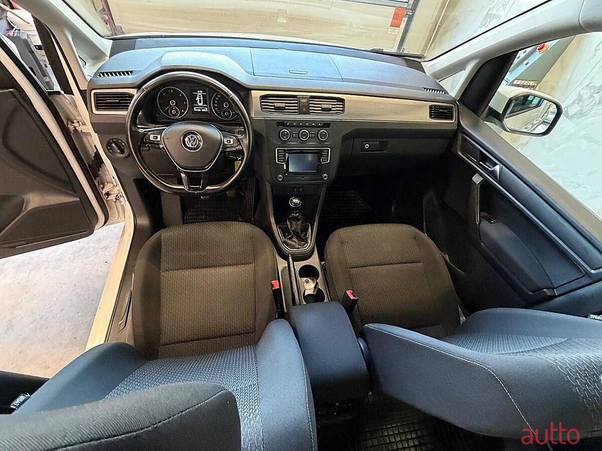 2019' Volkswagen Caddy photo #6