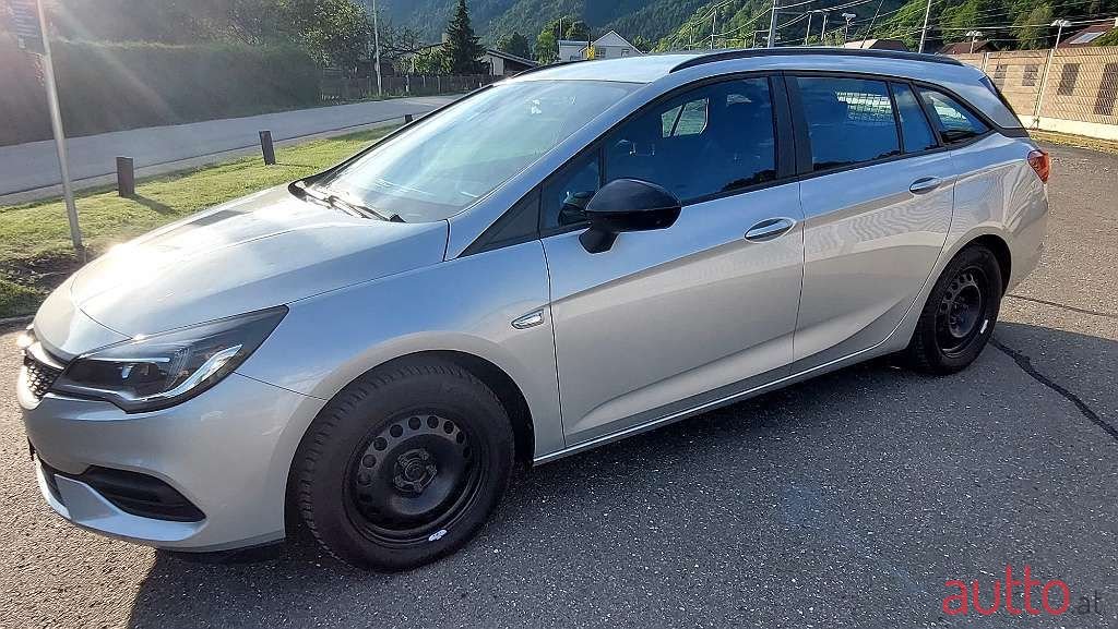 2022' Opel Astra photo #3