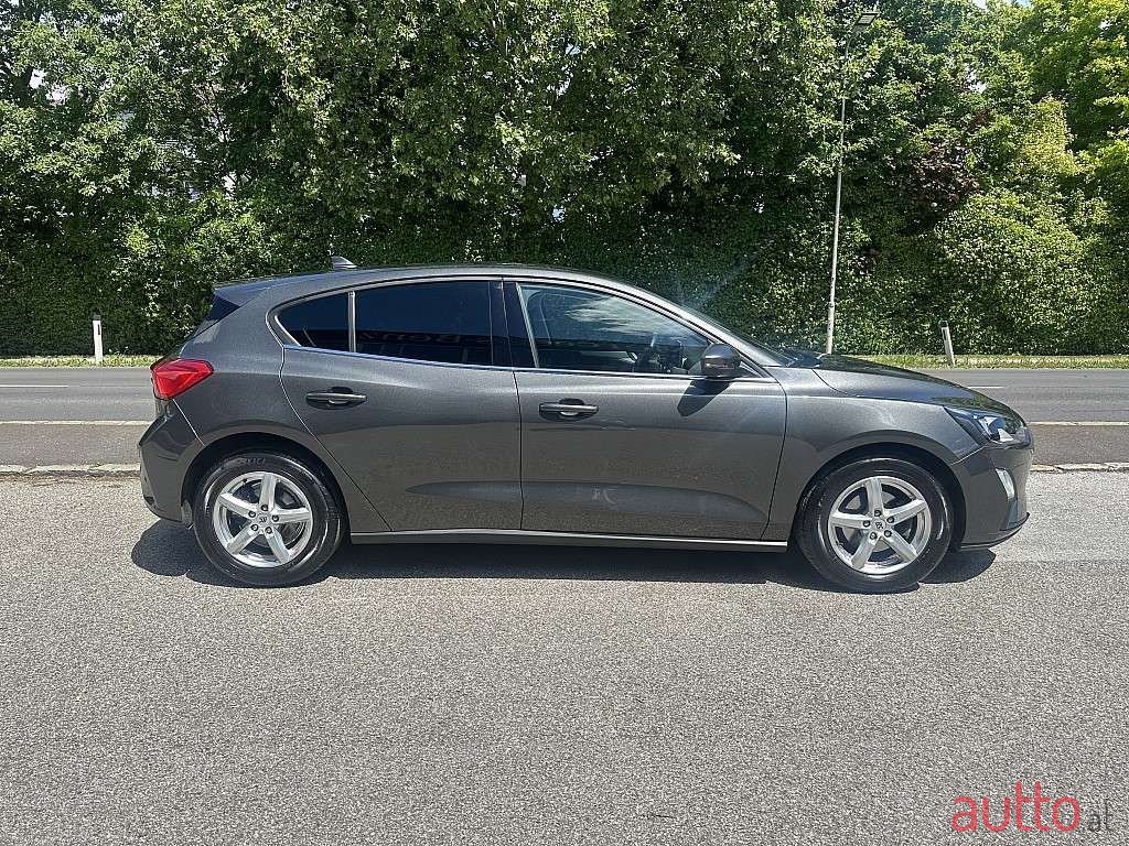 2021' Ford Focus photo #3