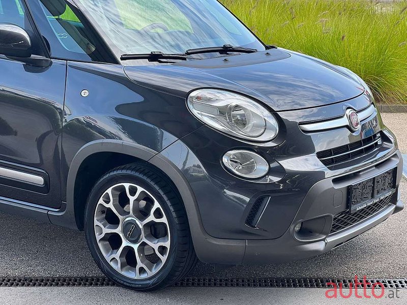 2013' Fiat 500L photo #4