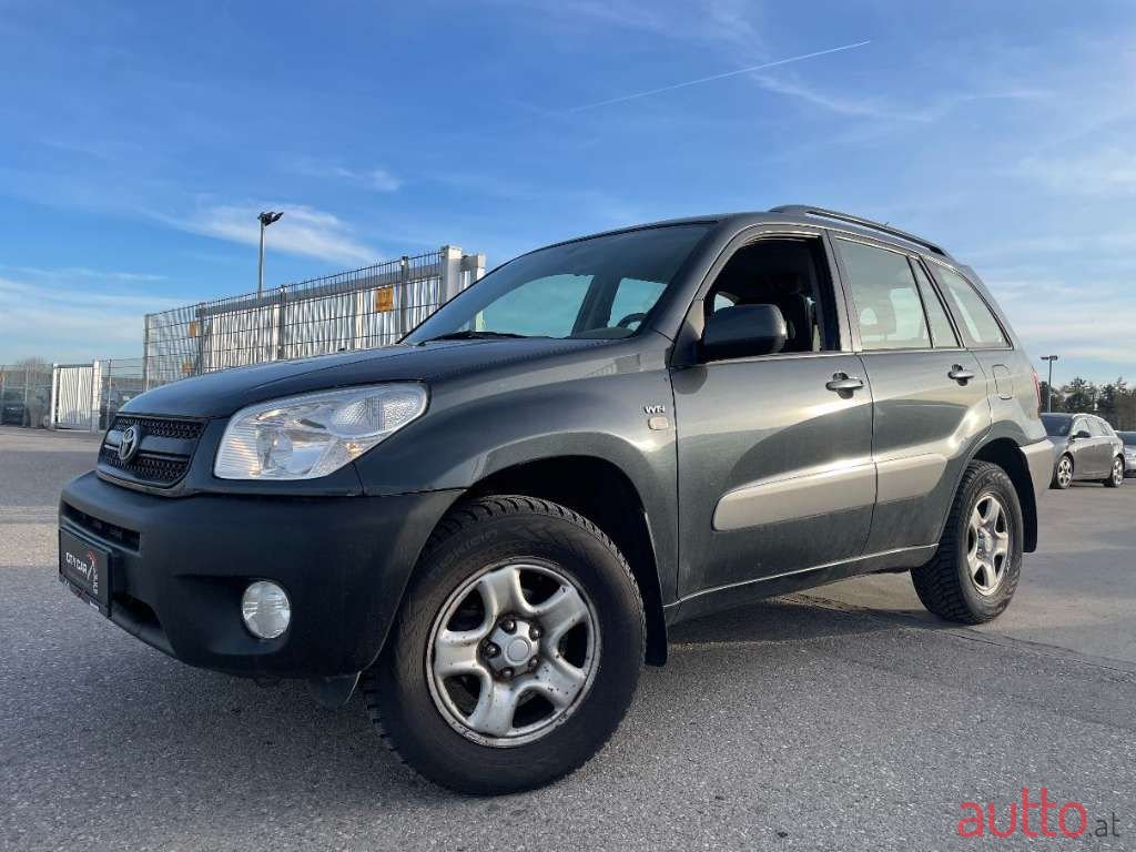 2005' Toyota RAV4 photo #1