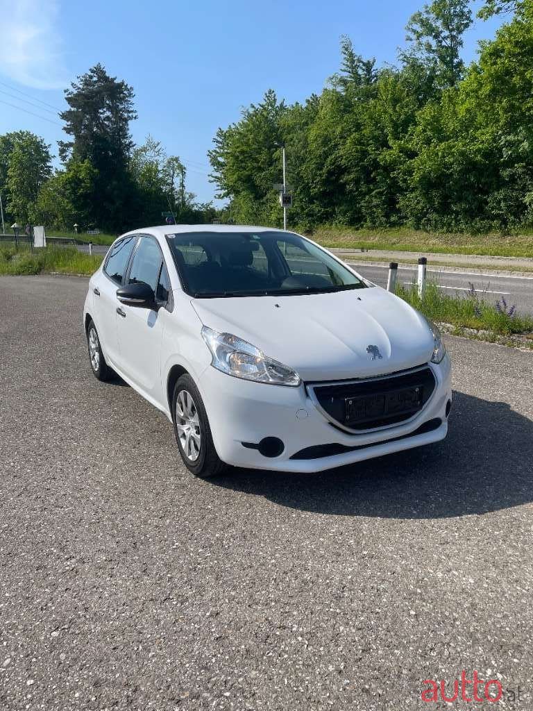 2013' Peugeot 208 photo #1