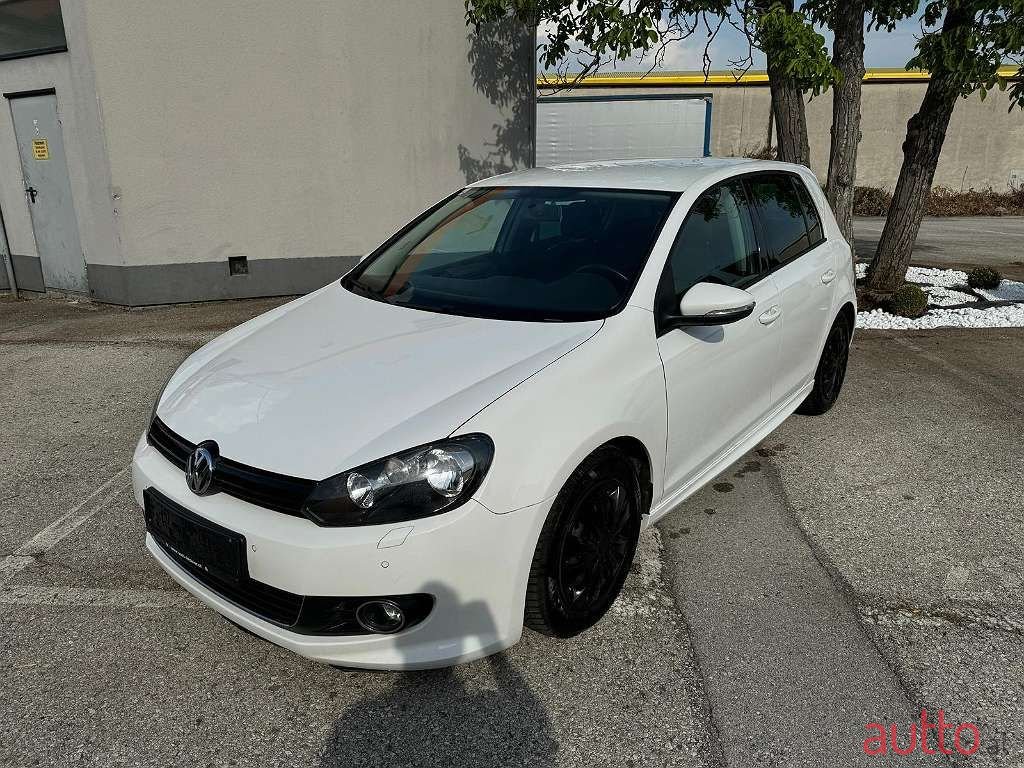 2010' Volkswagen Golf photo #1