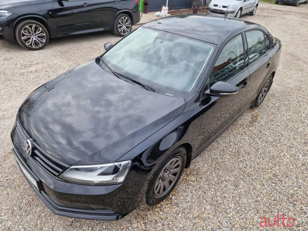 2016' Volkswagen Jetta photo #2