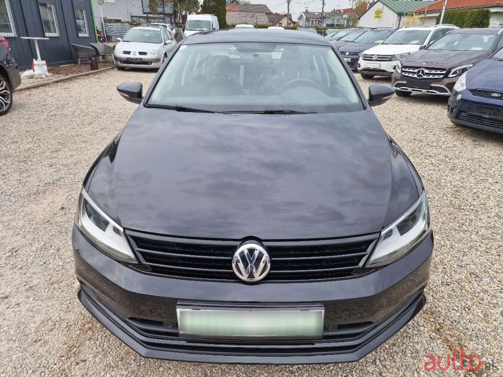 2016' Volkswagen Jetta photo #5