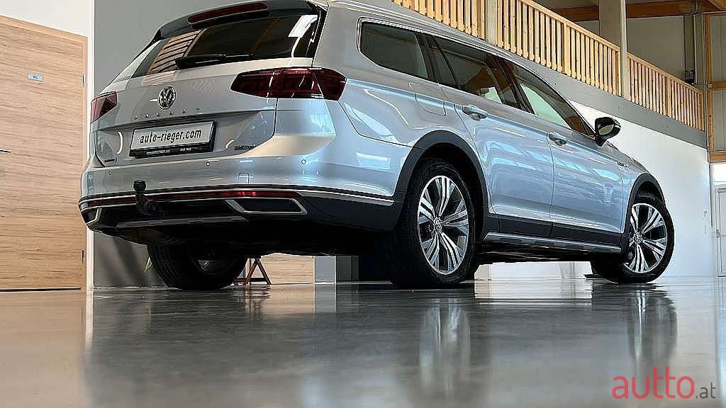 2020' Volkswagen Passat photo #3