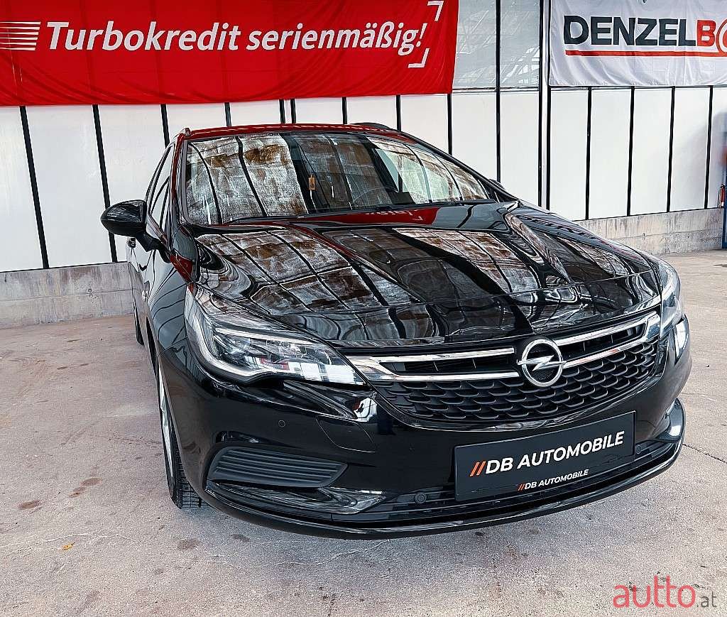2018' Opel Astra photo #3