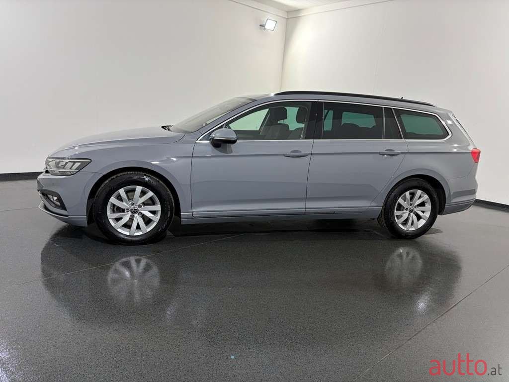 2023' Volkswagen Passat photo #3