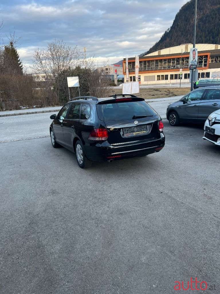 2013' Volkswagen Golf photo #2