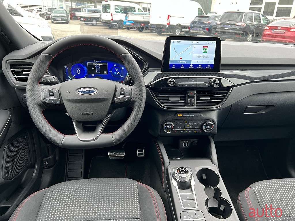 2022' Ford Kuga photo #5