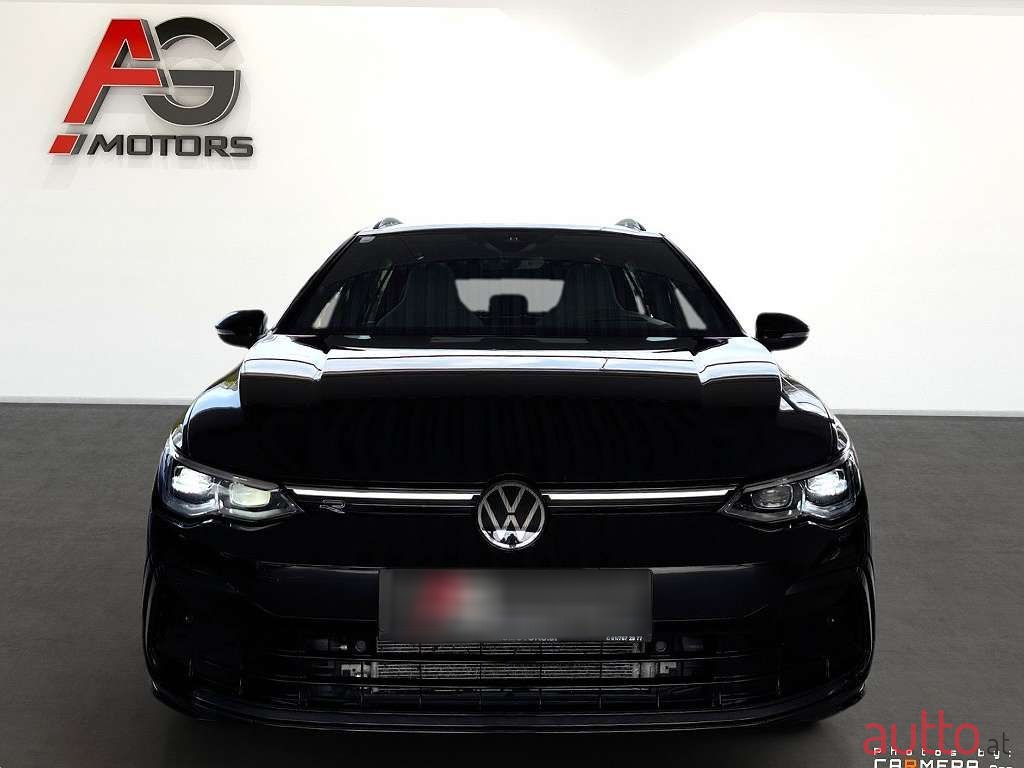 2022' Volkswagen Golf photo #2
