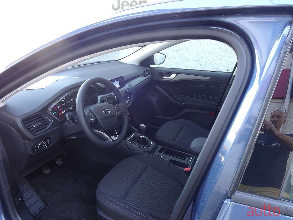 2021' Ford Focus photo #4
