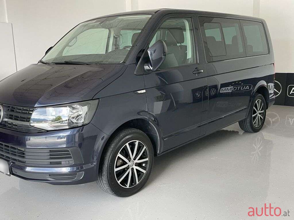 2017' Volkswagen Multivan photo #3