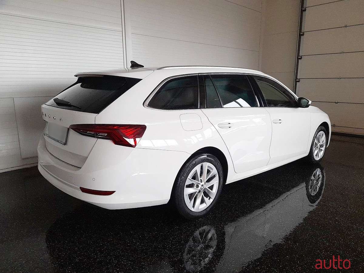 2023' Skoda Octavia photo #2