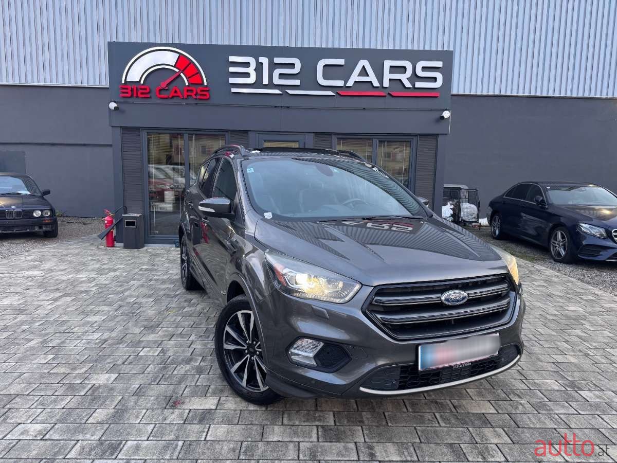 2017' Ford Kuga photo #3