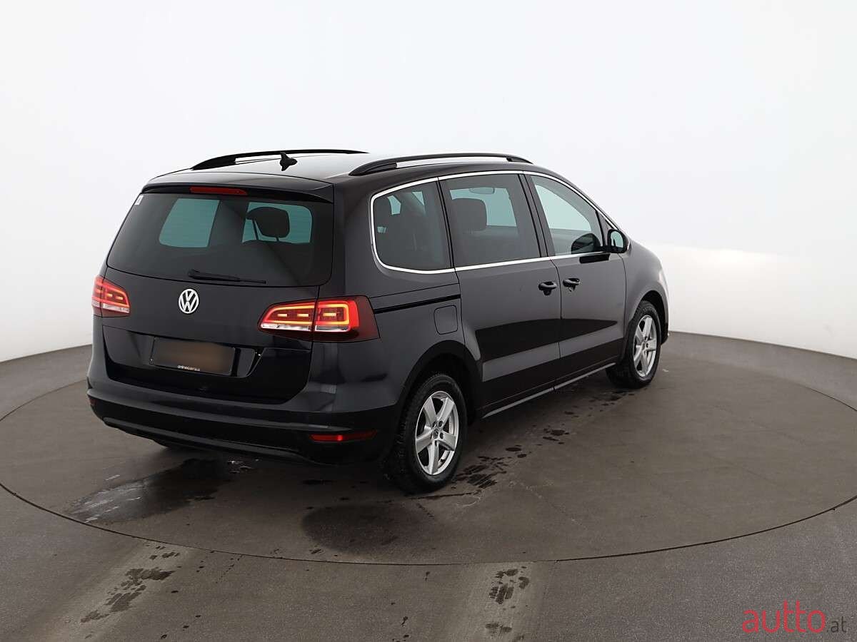 2016' Volkswagen Sharan photo #3