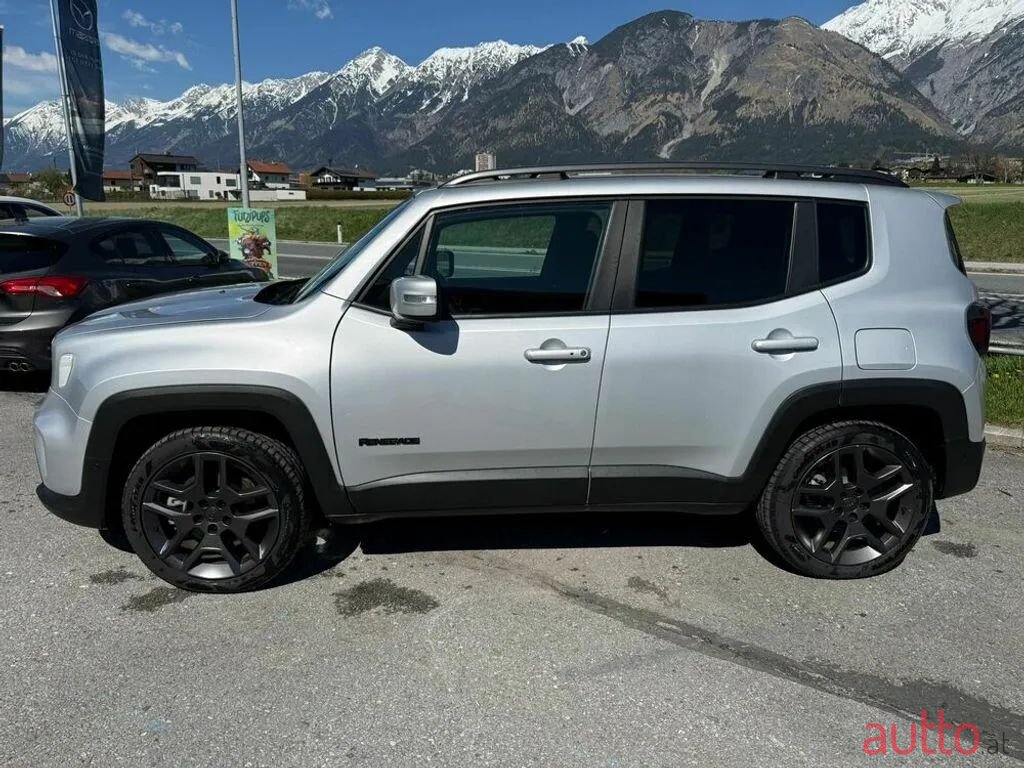 2020' Jeep Renegade photo #2