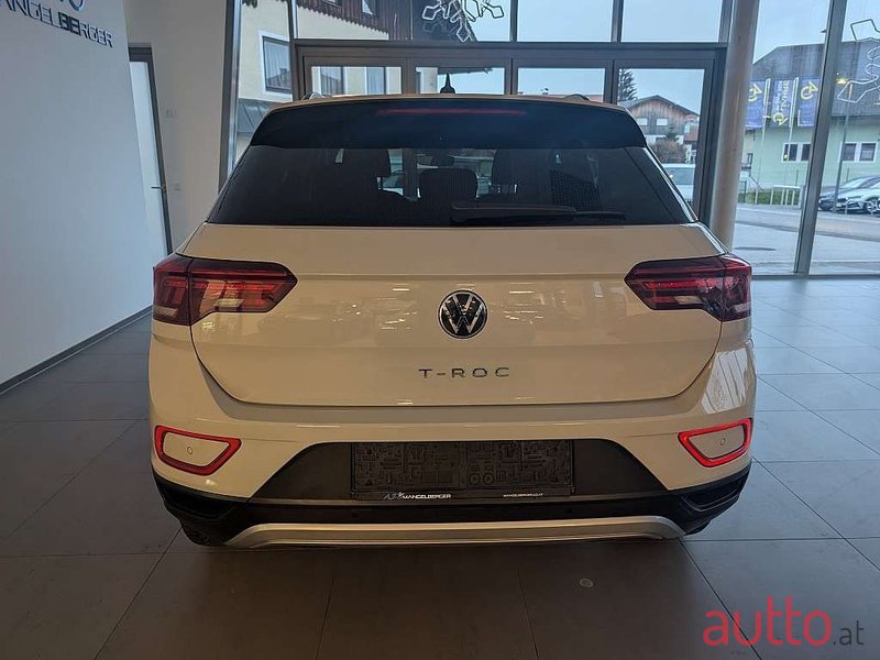 2023' Volkswagen T-Roc photo #5