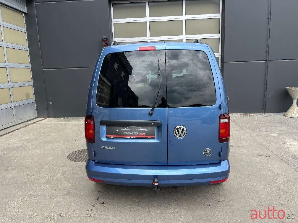 2017' Volkswagen Caddy photo #5