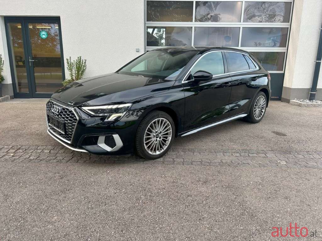 2022' Audi A3 photo #2