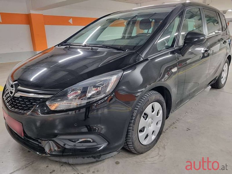 2018' Opel Zafira photo #1