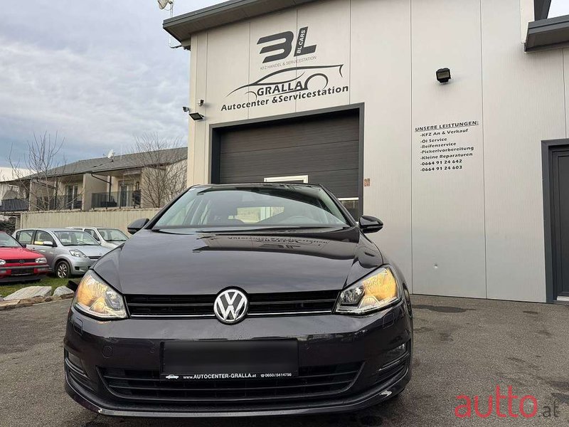 2015' Volkswagen Golf photo #2