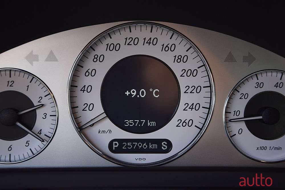 2005' Mercedes-Benz Clk-Klasse photo #6