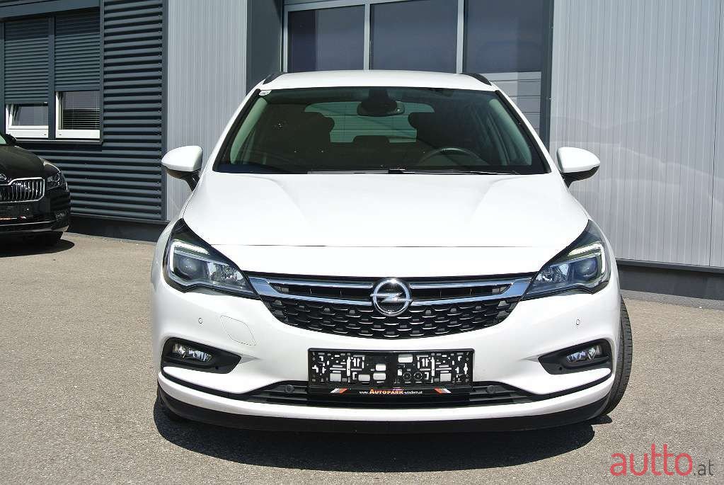 2019' Opel Astra photo #4