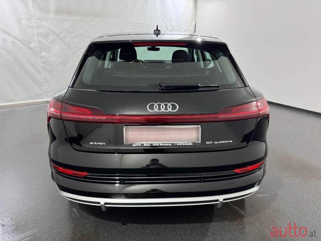 2022' Audi e-tron photo #5