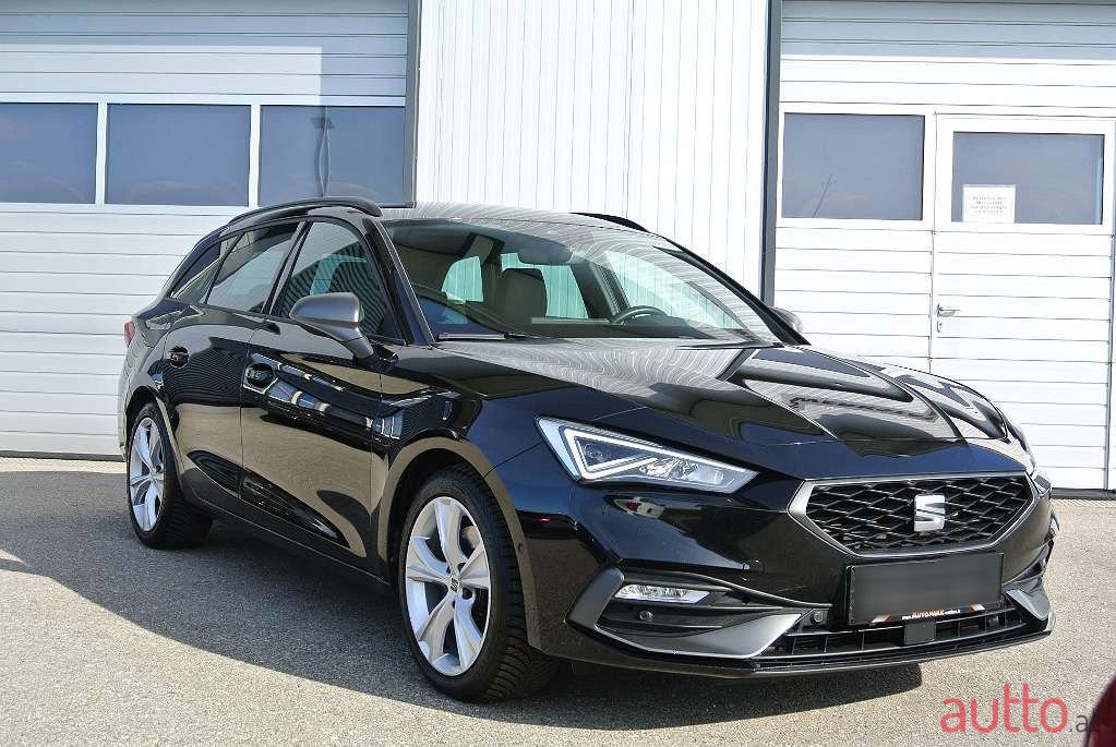 2022' SEAT Leon photo #1