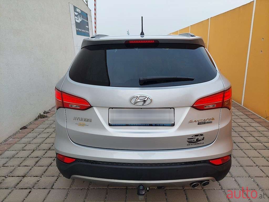 2013' Hyundai Santa Fe photo #4