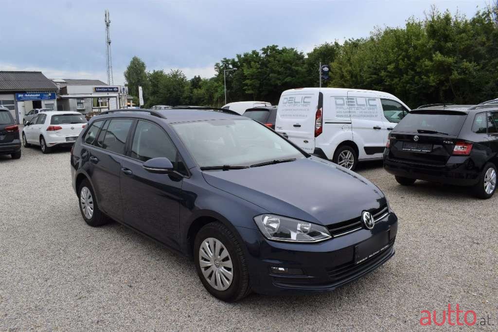 2015' Volkswagen Golf photo #4