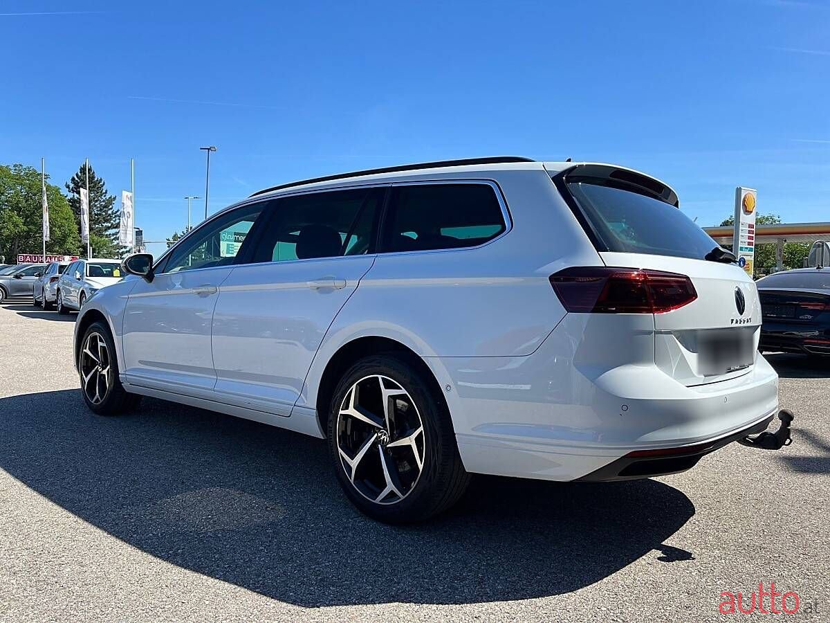 2022' Volkswagen Passat photo #5