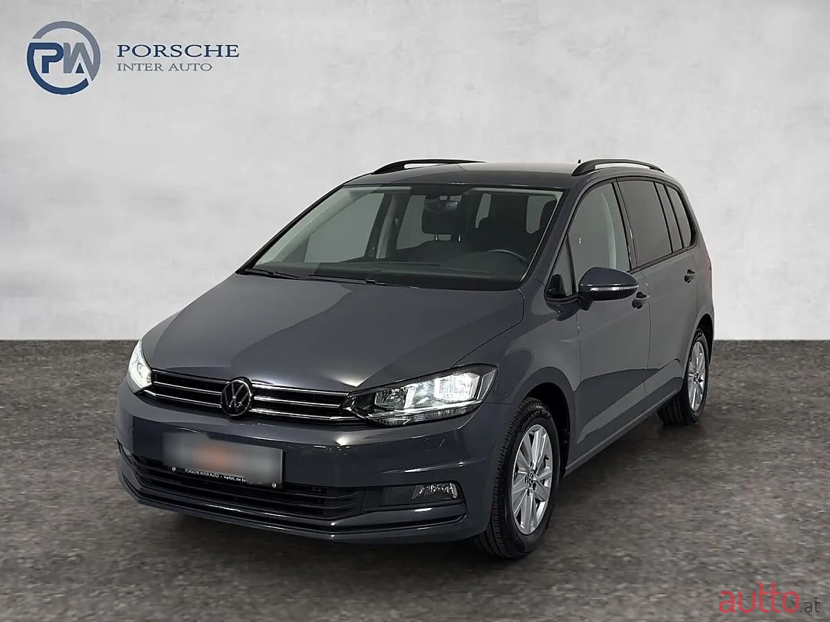 2021' Volkswagen Touran photo #1