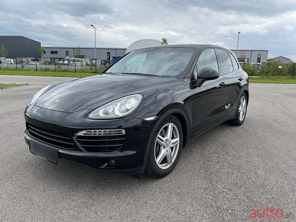 2010' Porsche Cayenne photo #1