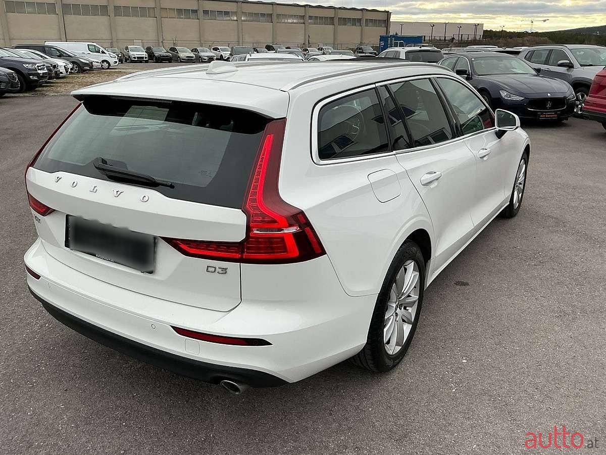2019' Volvo V60 photo #5