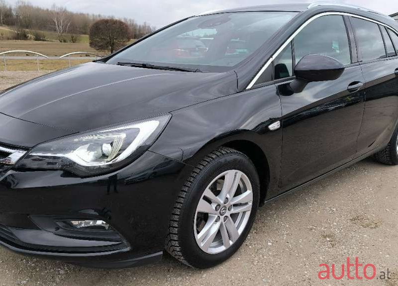 2019' Opel Astra photo #1