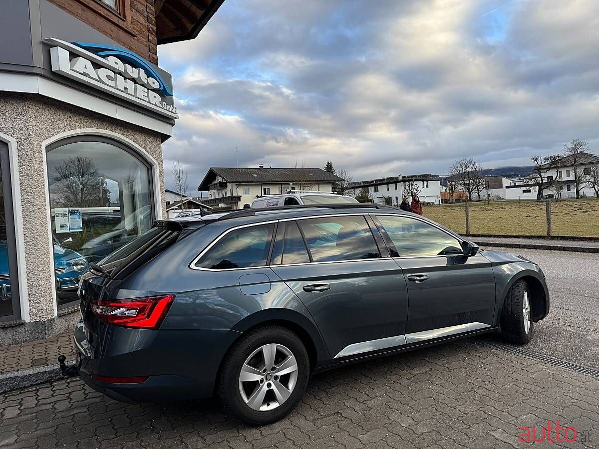 2022' Skoda Superb photo #5