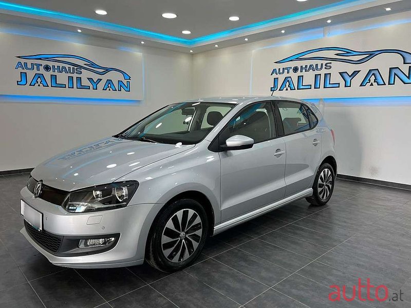 2014' Volkswagen Polo photo #2