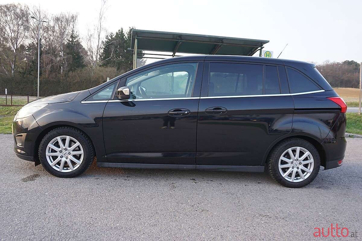 2012' Ford C-MAX photo #3