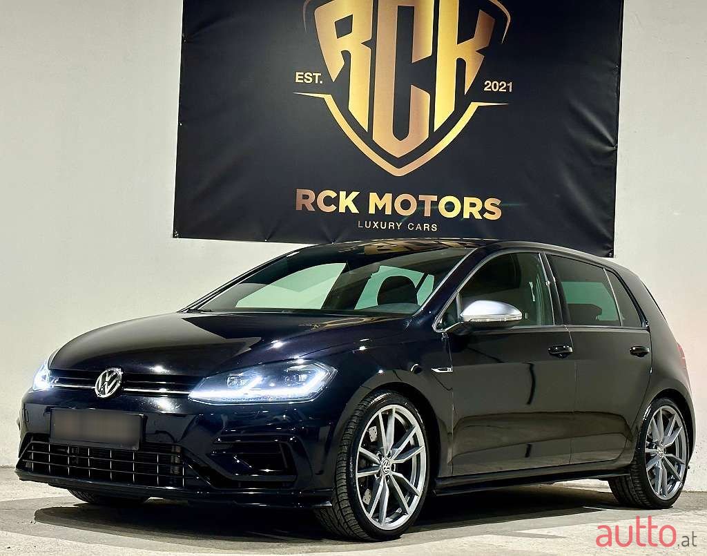 2019' Volkswagen Golf photo #3