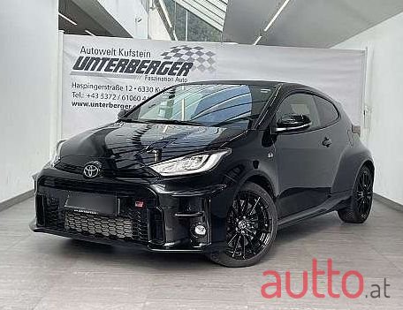 2021' Toyota Yaris photo #1