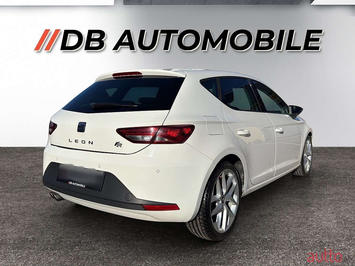 2013' SEAT Leon photo #5