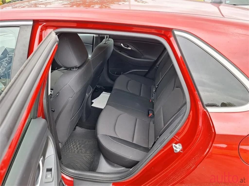 2017' Hyundai i30 photo #5