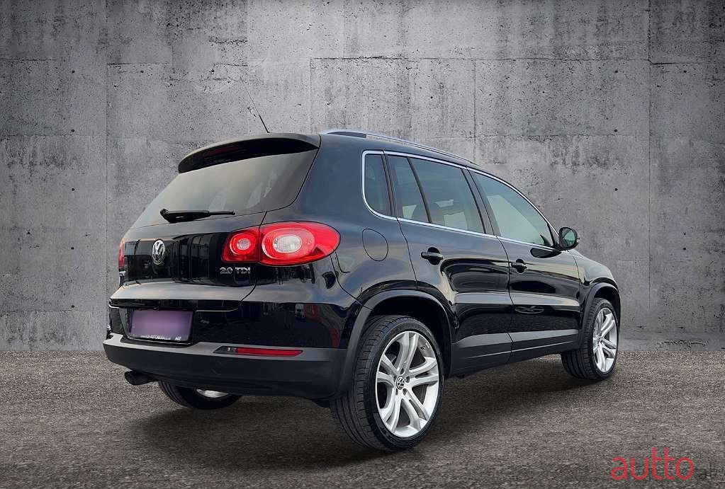 2010' Volkswagen Tiguan photo #4
