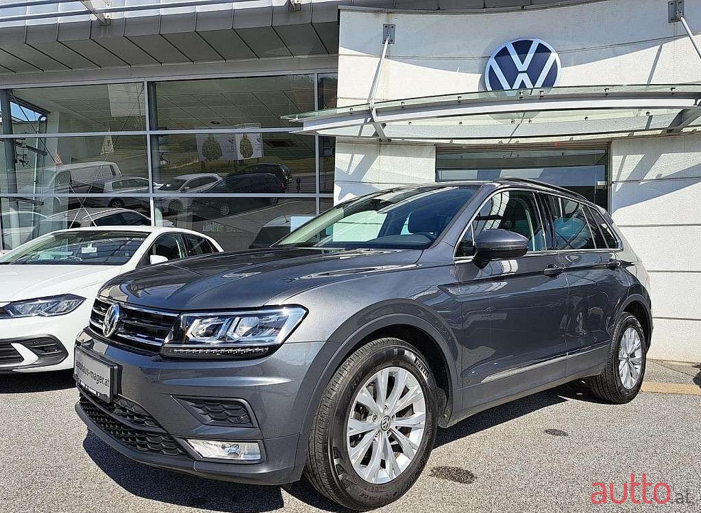 2017' Volkswagen Tiguan photo #1