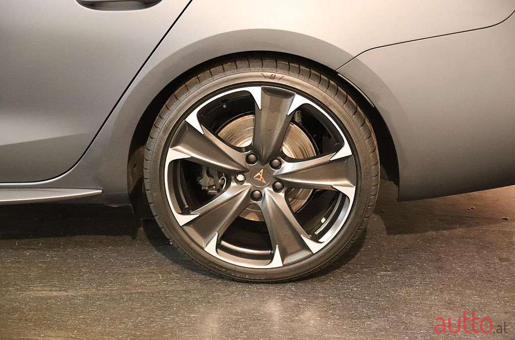 2022' Cupra Leon photo #4