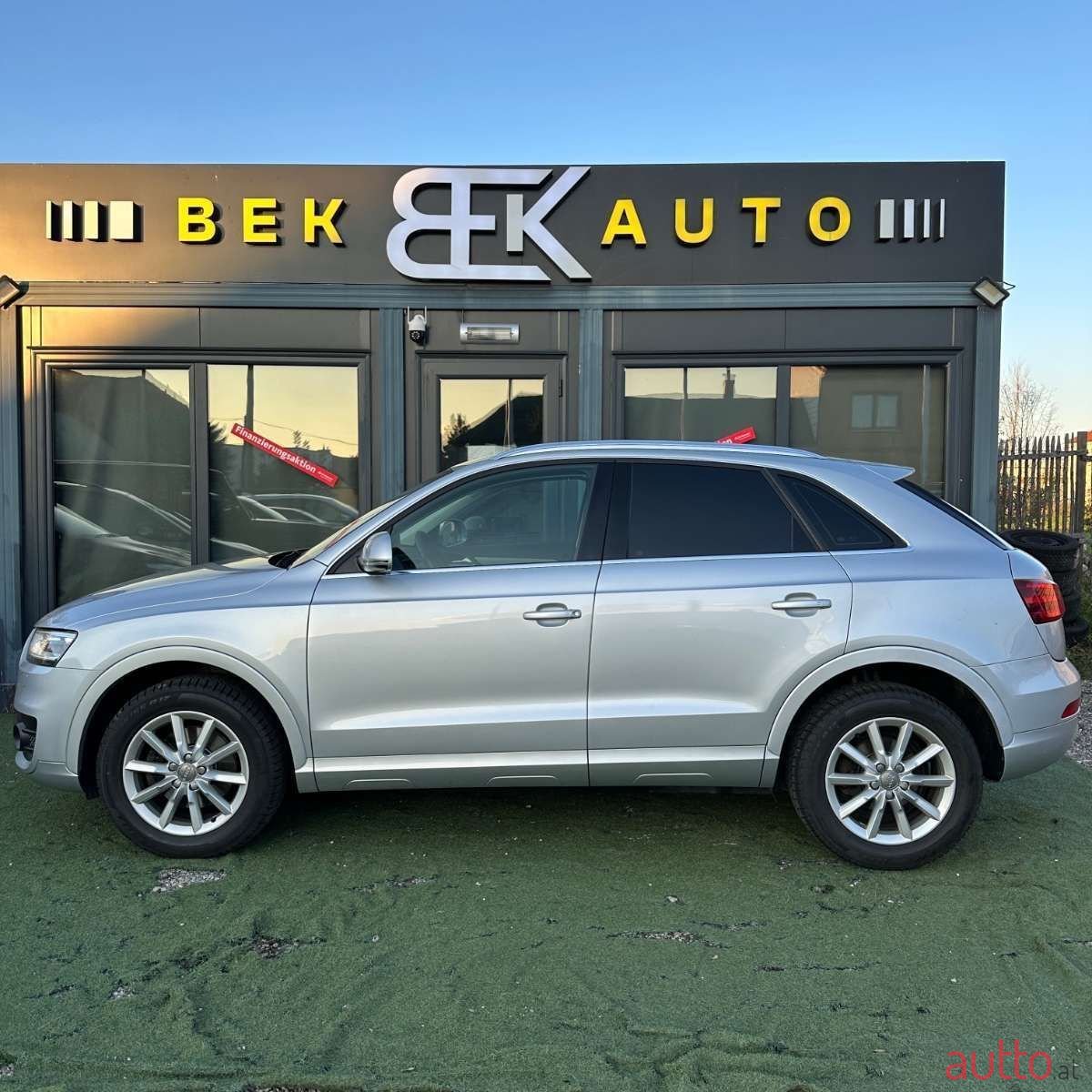 2012' Audi Q3 photo #2